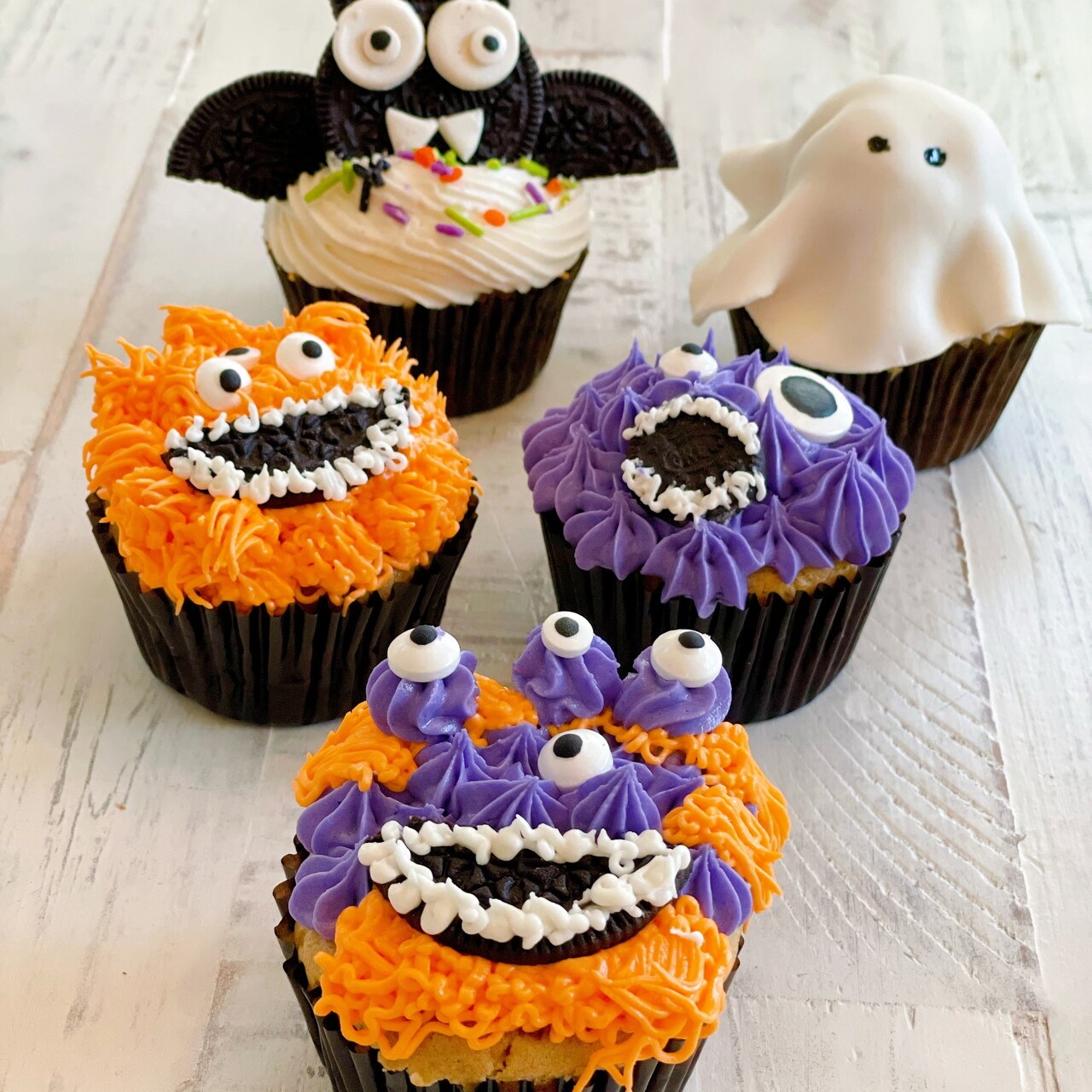 Monster Halloween Cupcakes with @wildbakes